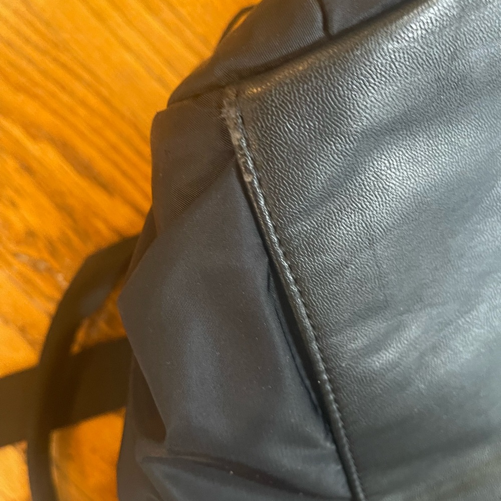Lululemon Large Duffle Bag - Picture 15 of 16